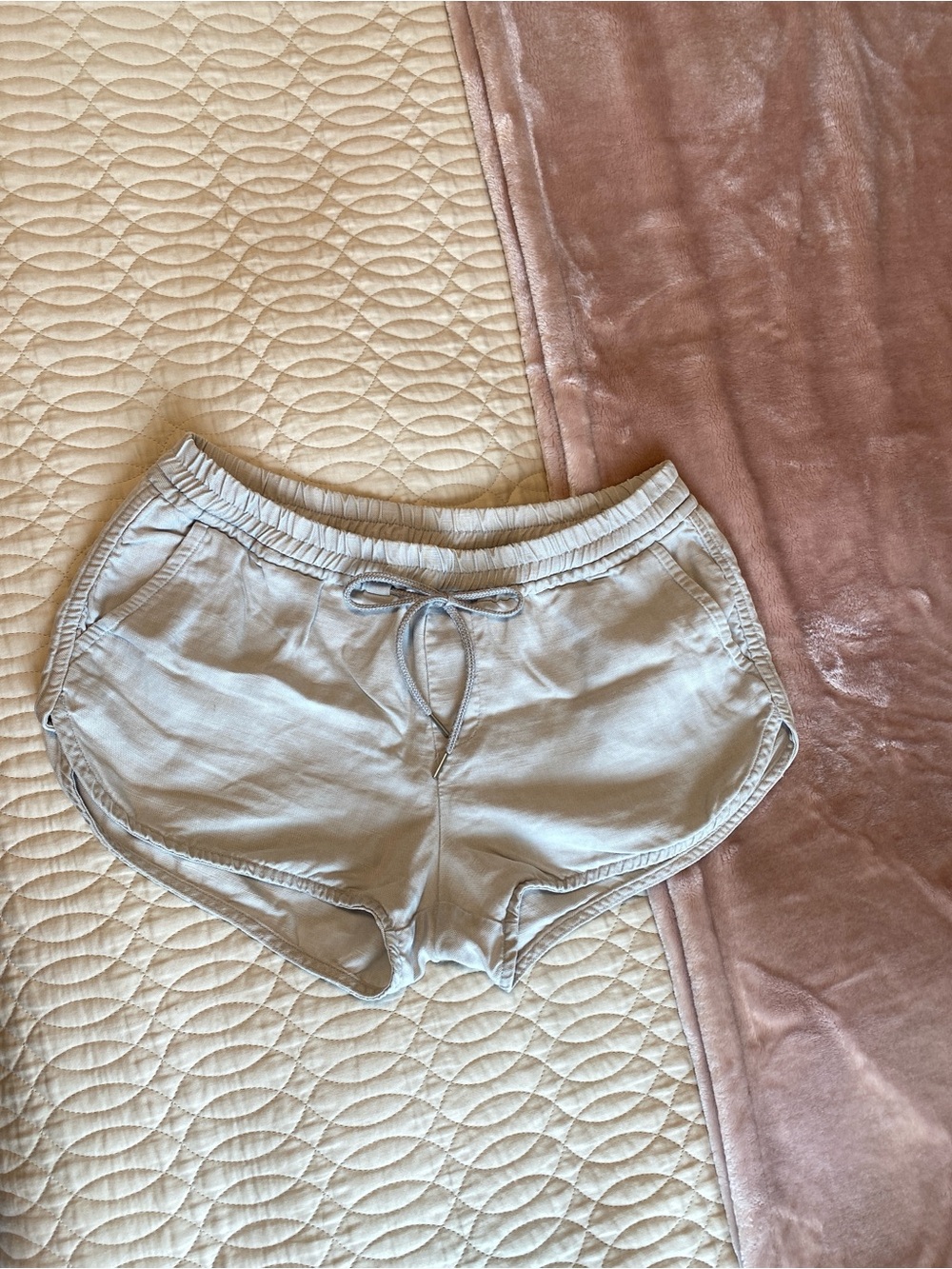 aritzia community shorts